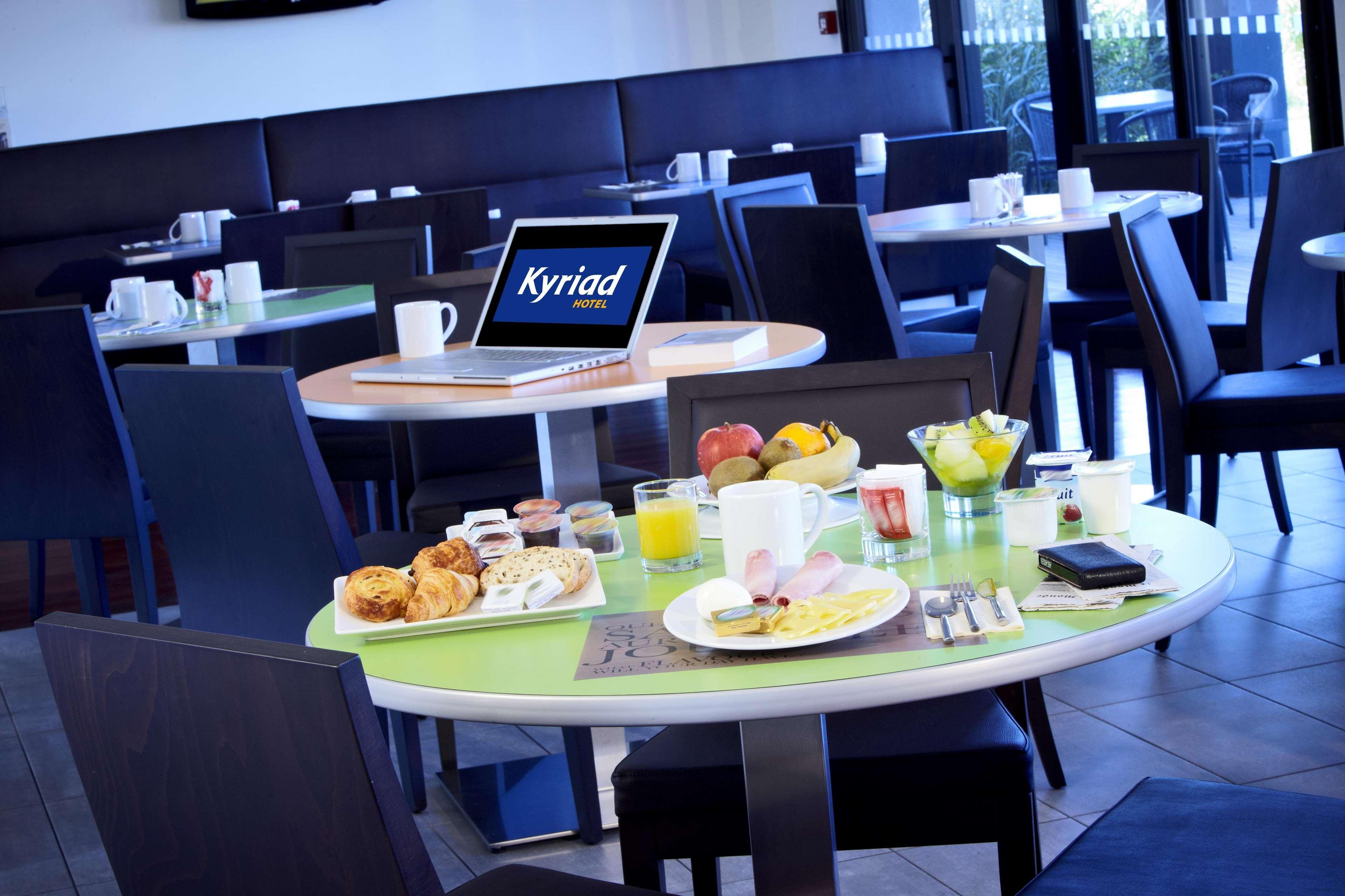 Holiday Inn Express - Marseille Airport, An Ihg Hotel Vitrolles  Bagian luar foto